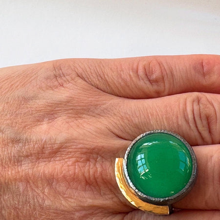 Full Moon ring med grøn onyx