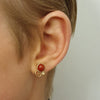 øreringe med rød koral