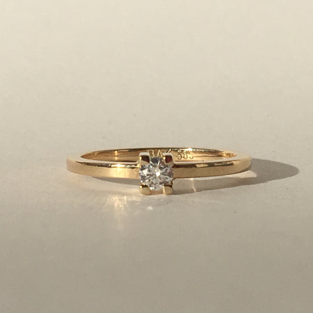 ring med diamant